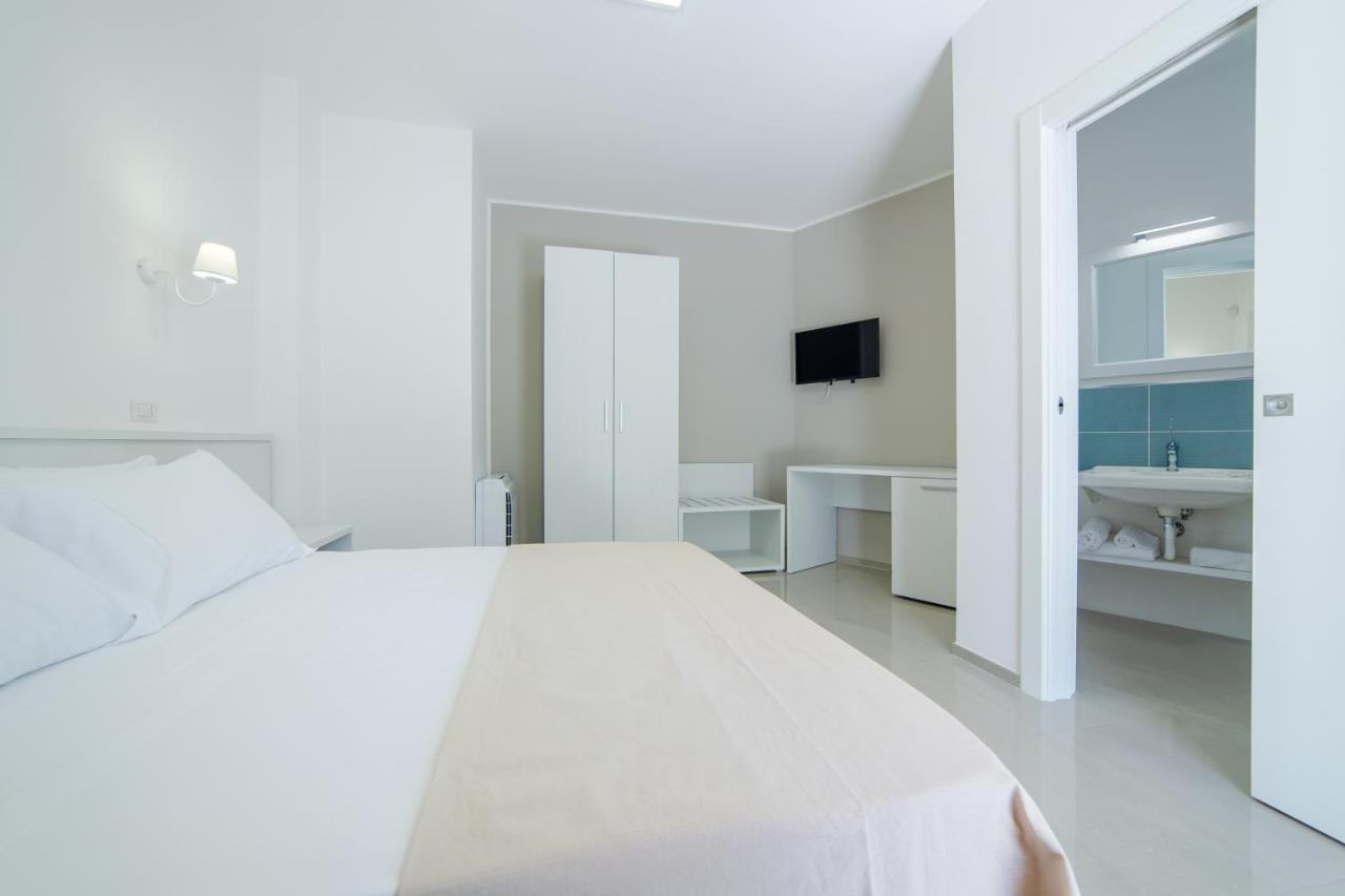 Smart Hotel Ugento トッレ・サン・ジョヴァンニ・ウジェント エクステリア 写真