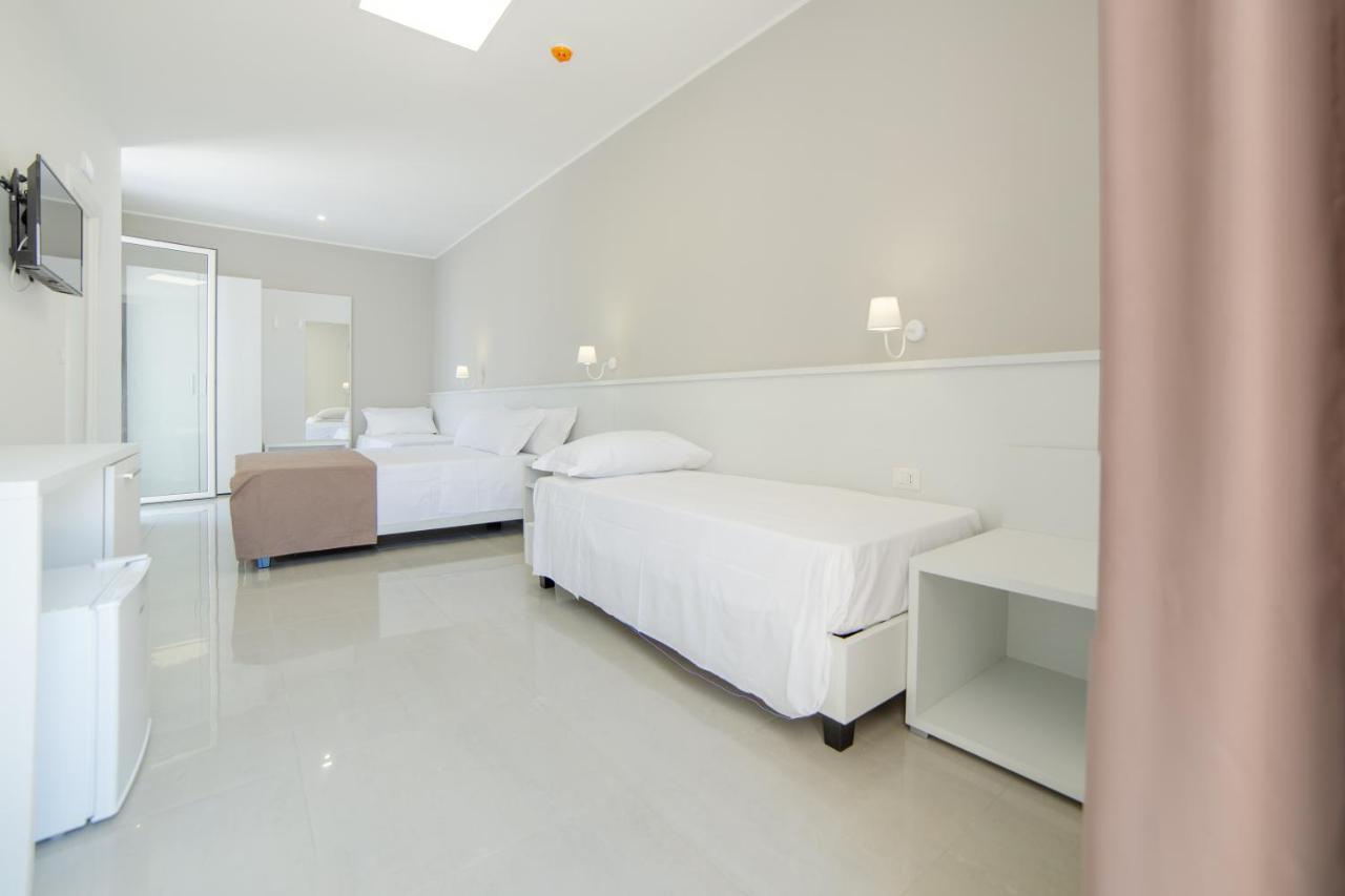 Smart Hotel Ugento トッレ・サン・ジョヴァンニ・ウジェント エクステリア 写真
