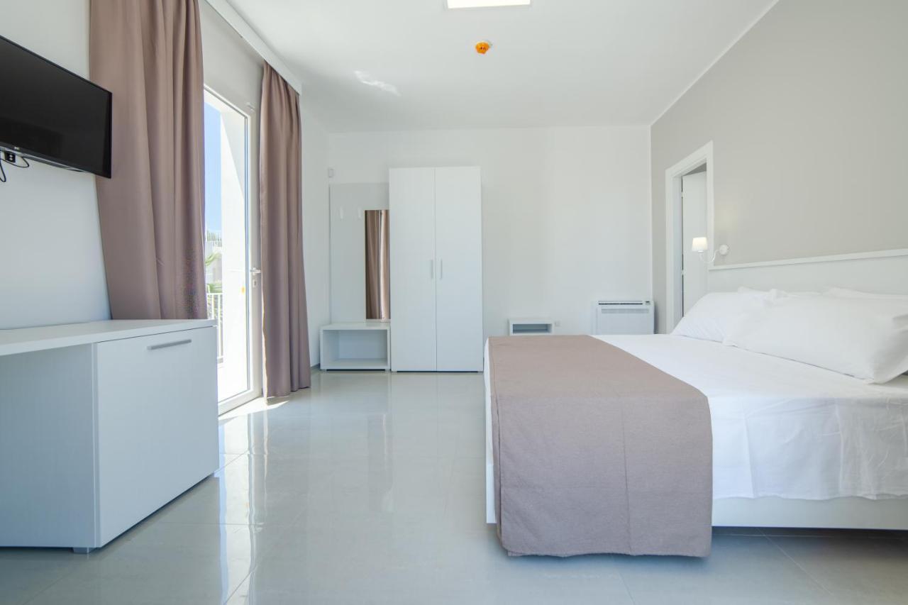 Smart Hotel Ugento トッレ・サン・ジョヴァンニ・ウジェント エクステリア 写真